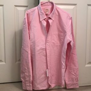 Brooks Brothers men’s pink Oxford shirt